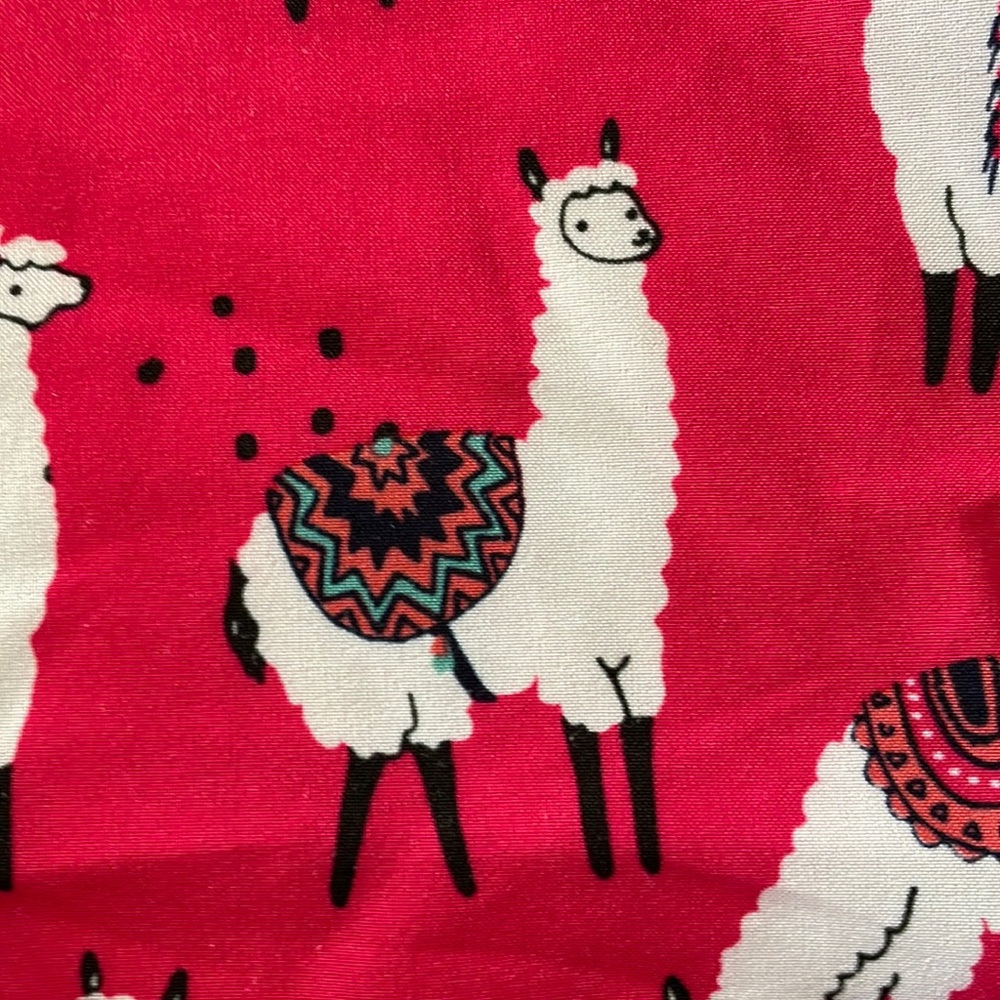Med Couture scrub top !